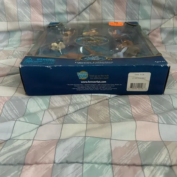 Little Drummer Boy Figurine Collection with Fold-Out Nativity Scene Toys R Us - Picture 15 of 16